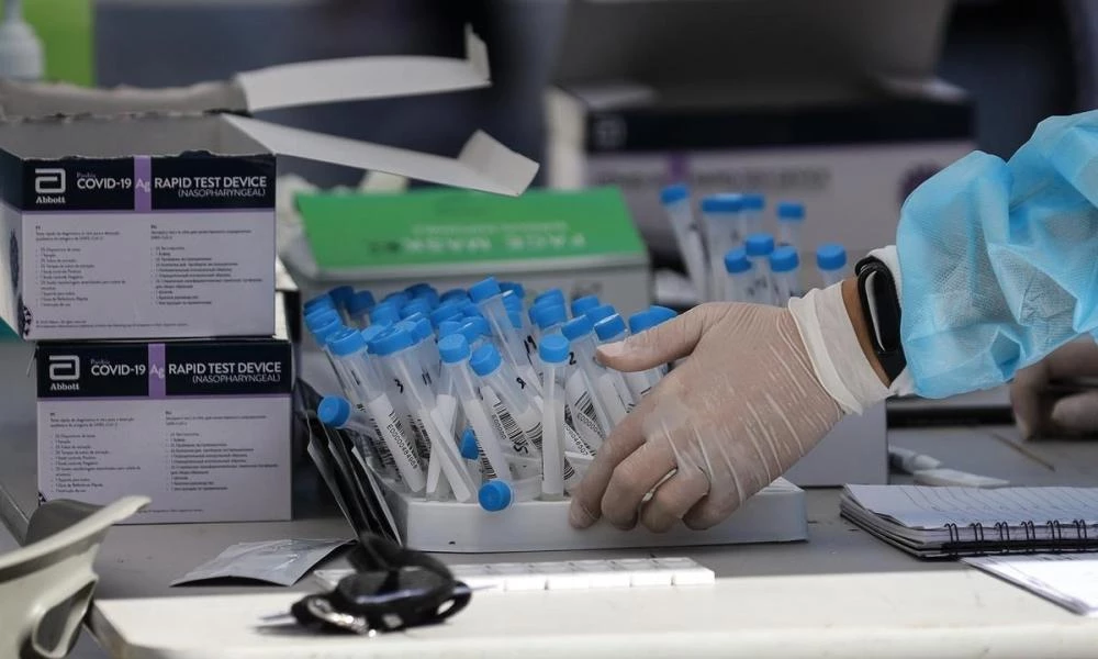 Κορονοϊός: Rapid tests σε βροφονηπιακούς σταθμούς του Πειραιά